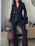 Vestalia - Costume à bretelles avec pantalon taille haute rayé
