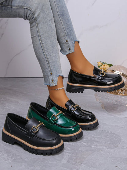 Chunkyfy - Mocassins vernis à semelle crantée