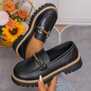 Chunkyfy - Mocassins vernis à semelle crantée