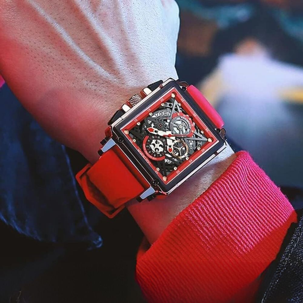 Flamme Rouge Montre au design carré squeletté