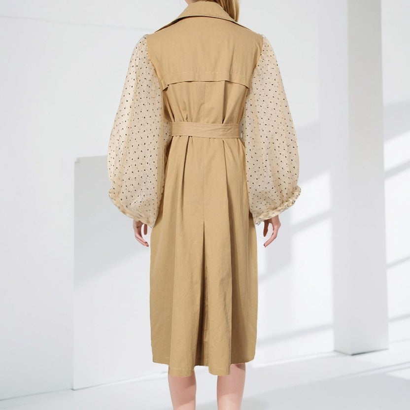 Brise - Trench avec manches bouffantes en tulle brodé à pois