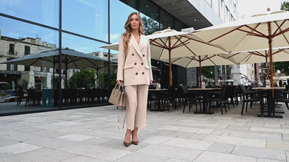 Ivory - Tailleur-pantalon minimaliste aux lignes épurées